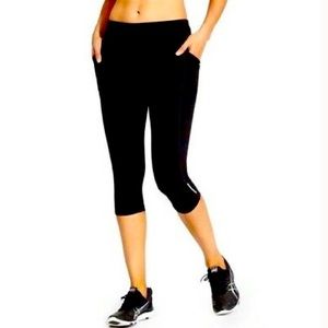 Athleta - 
Dobby Be Free Knicker Leggings